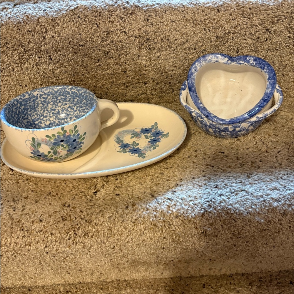 Blue & white splatter ware with heart shaped bowl with plate & heart design